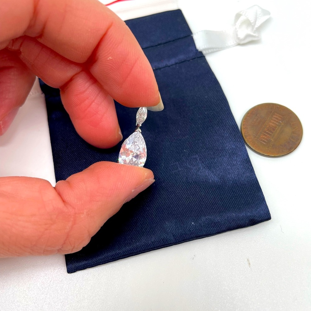 Diamond like Crystal Sparkly Tear Dop Pendant